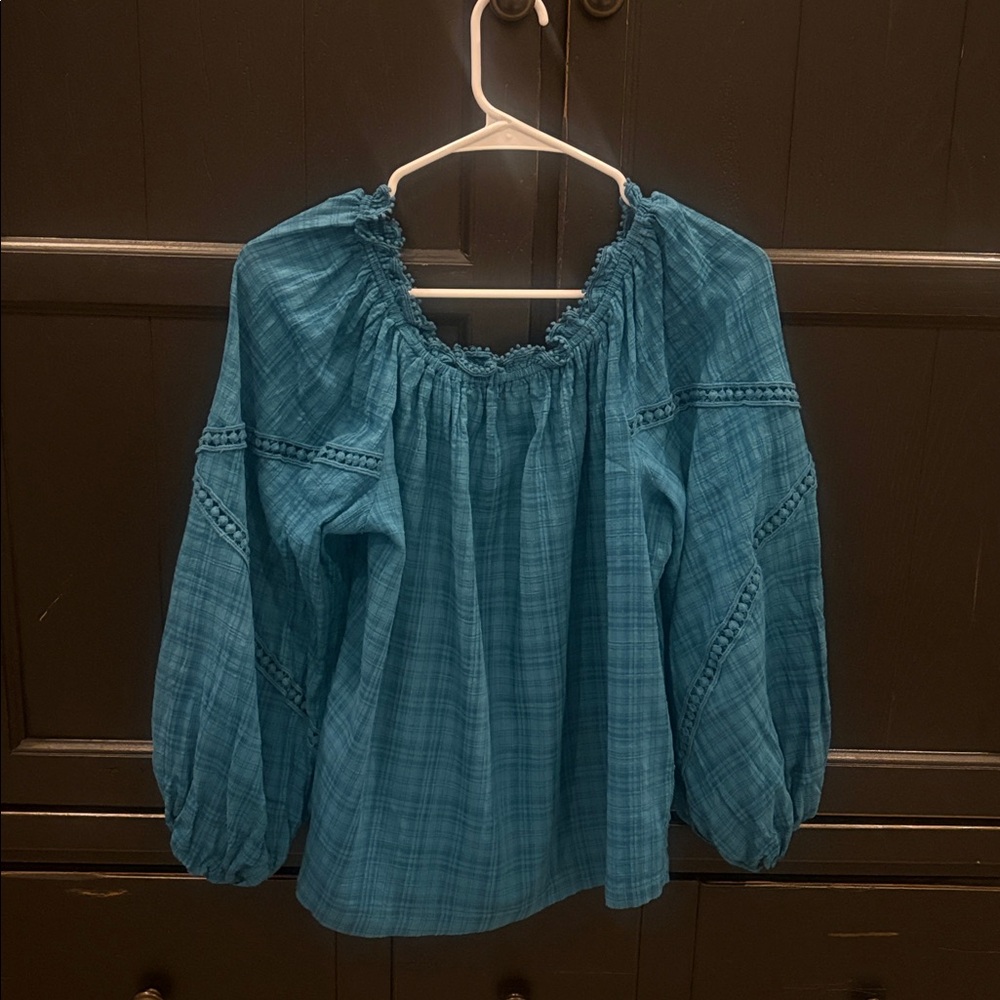 Max Studio Blouse - Picture 2 of 4